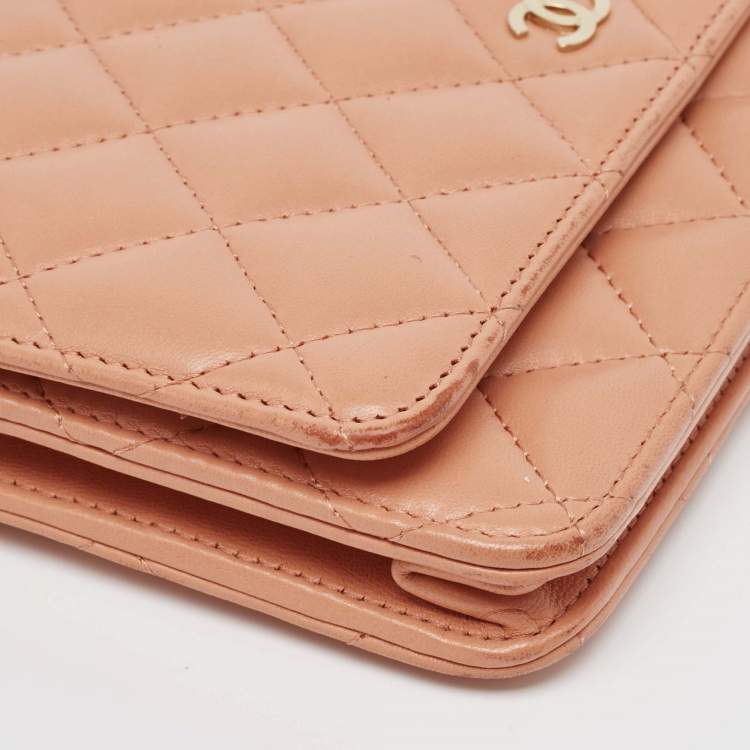 Pre Owned Chanel Peach Pink Quilted Leather Classic Wallet on Chain 