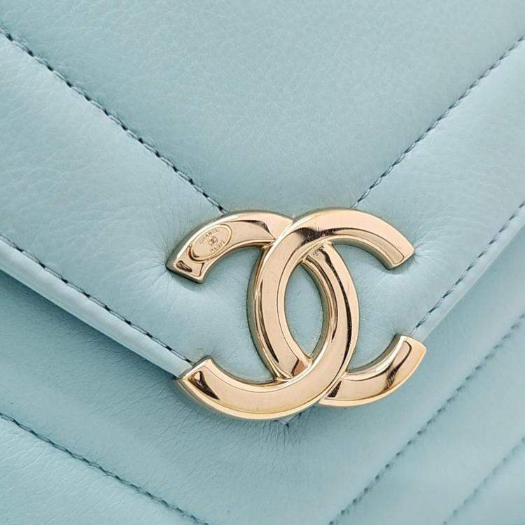 Pre Owned Chanel Chain Crossbody Bag