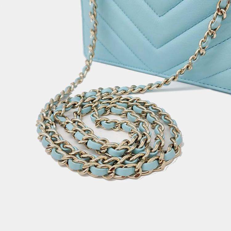 Pre Owned Chanel Chain Crossbody Bag