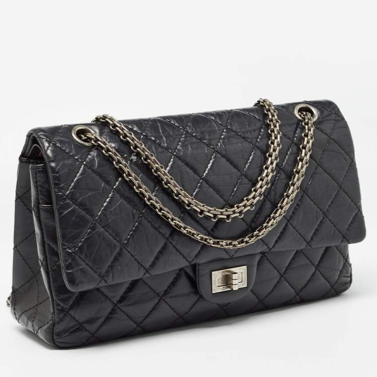 Pre Owned Chanel Black Quilted Aged Leather Reissue 2.55 Classic 226 Flap Bag
