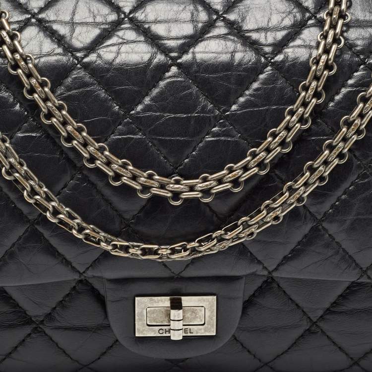 Pre Owned Chanel Black Quilted Aged Leather Reissue 2.55 Classic 226 Flap Bag