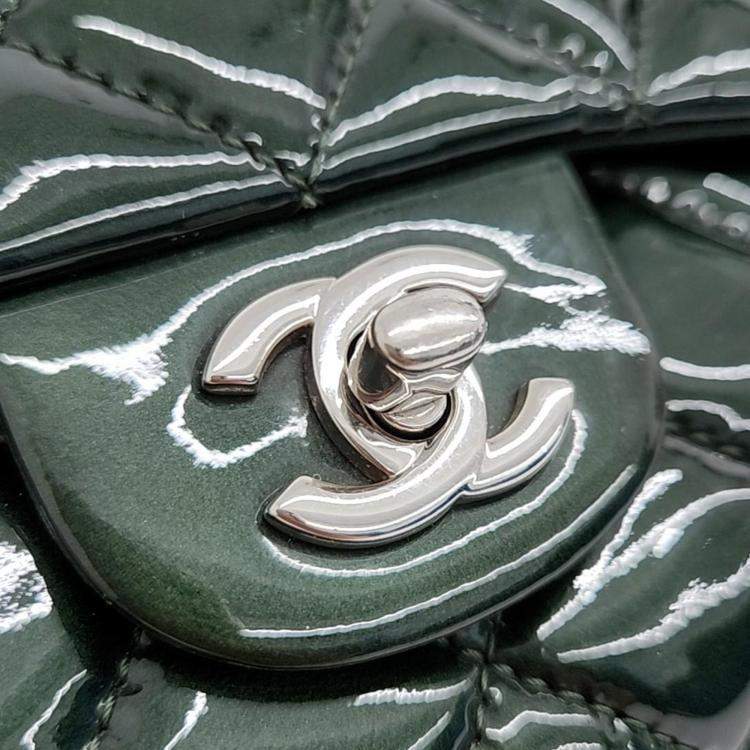 Pre Owned Chanel Green Tone Pendant Chain shoulder bag