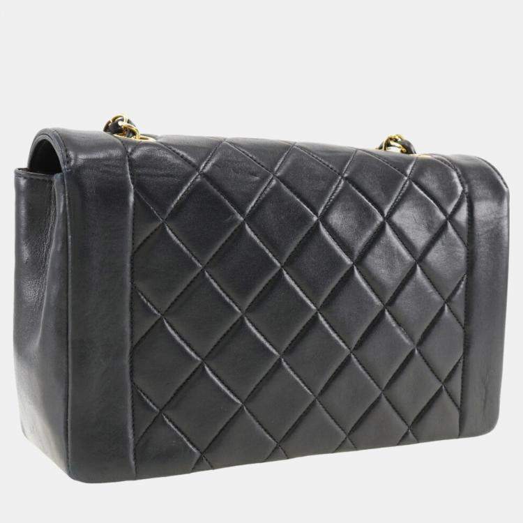 مملوكة مسبقًا Chanel Black Leather Medium Vintage Diana Shoulder Bag