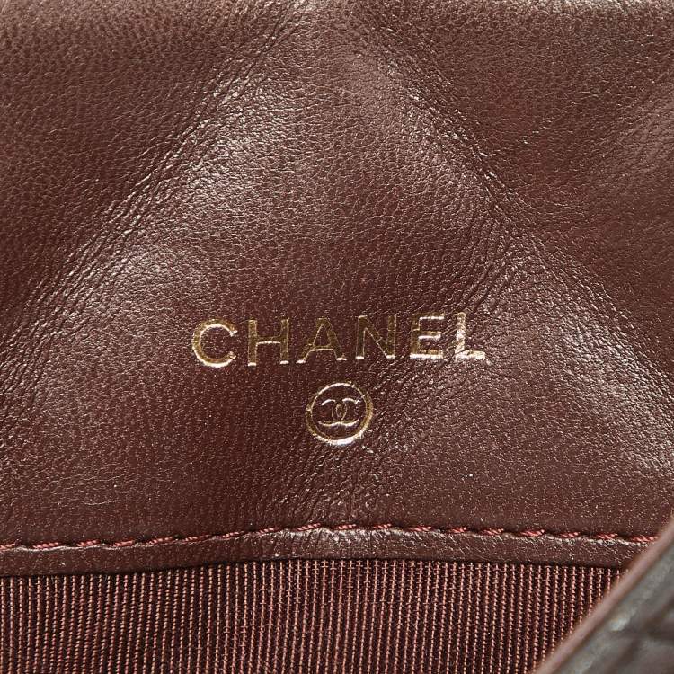 مملوكة مسبقًا Chanel Black/Burgundy Quilted Leather CC Curved Card Holder 