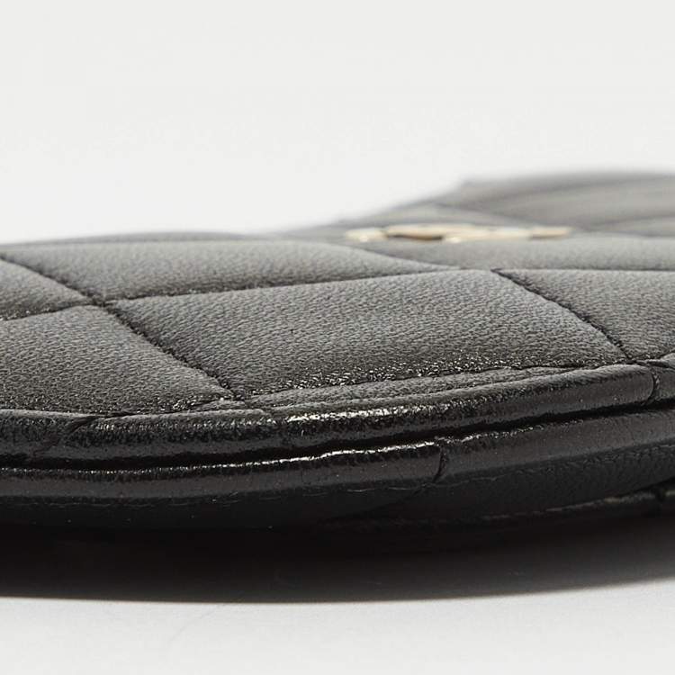 مملوكة مسبقًا Chanel Black/Burgundy Quilted Leather CC Curved Card Holder 