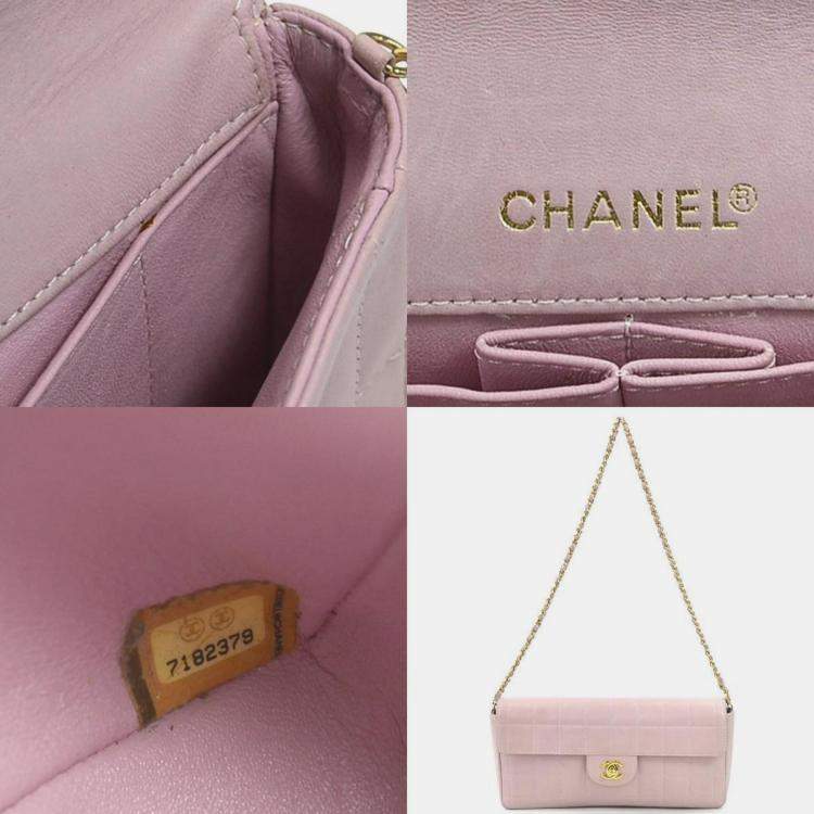 Pre Owned Chanel Light Pink Leather Chocolate Bar Shoulder Bag