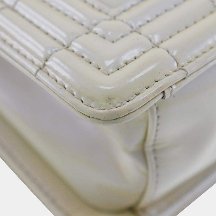 Pre Owned Chanel White Leather Large Reverso Boy Bag