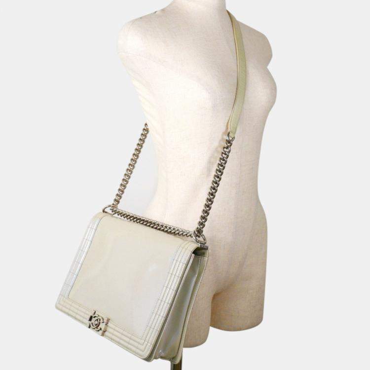 Pre Owned Chanel White Leather Large Reverso Boy Bag