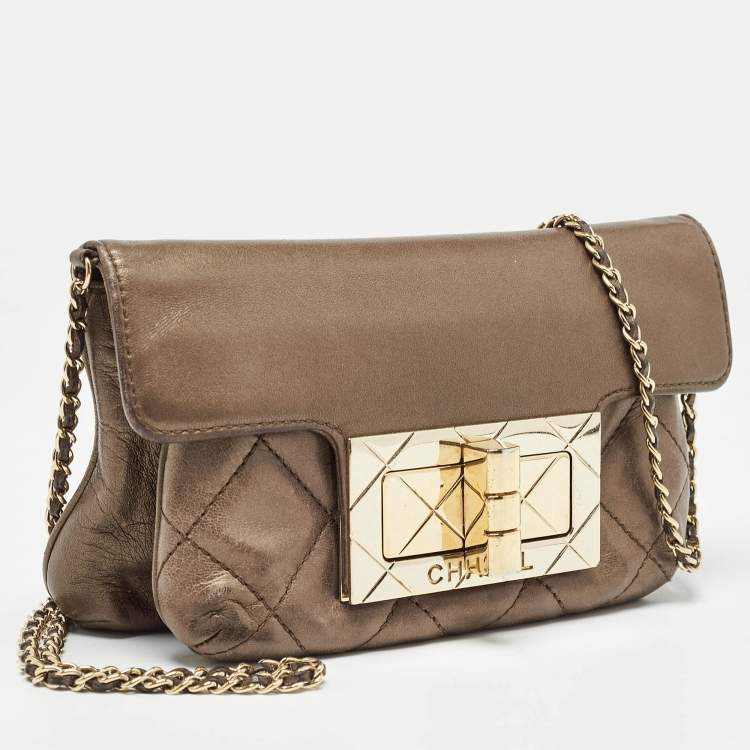 Pre Owned Chanel Olive Green Quilted Leather Reissue Lock Chain Clutch
