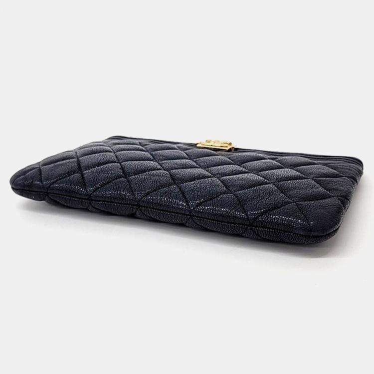 مملوكة مسبقًا Chanel Navy Blue Caviar Leather Boy Clutch Bag