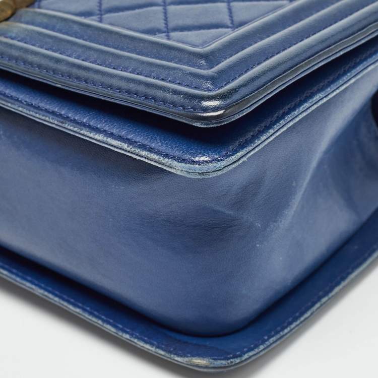 Pre Owned Chanel Blue Quilted Leather Medium Boy Flap Bag