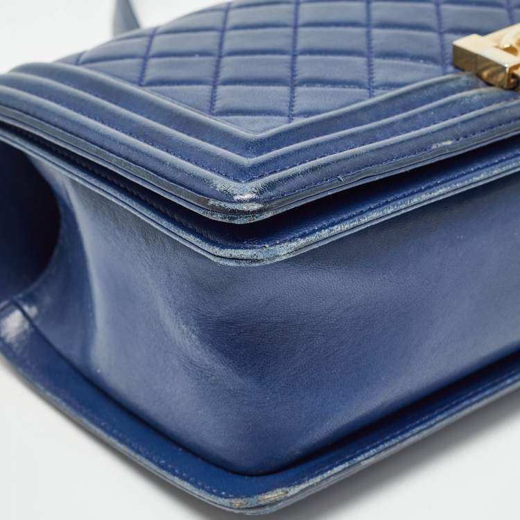 Pre Owned Chanel Blue Quilted Leather Medium Boy Flap Bag