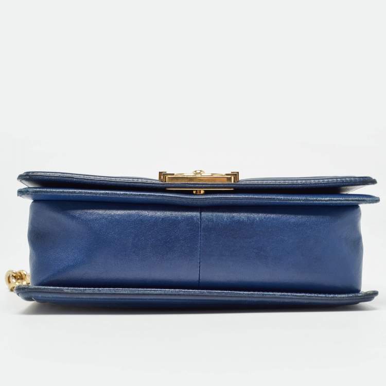 Pre Owned Chanel Blue Quilted Leather Medium Boy Flap Bag