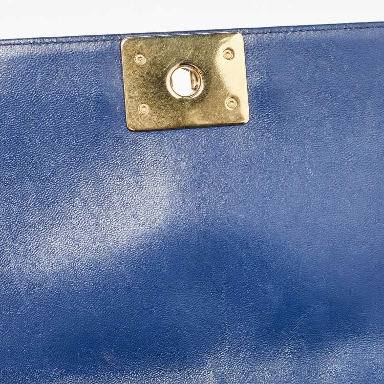 Pre Owned Chanel Blue Quilted Leather Medium Boy Flap Bag