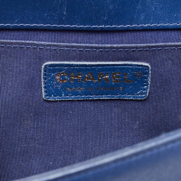 Pre Owned Chanel Blue Quilted Leather Medium Boy Flap Bag