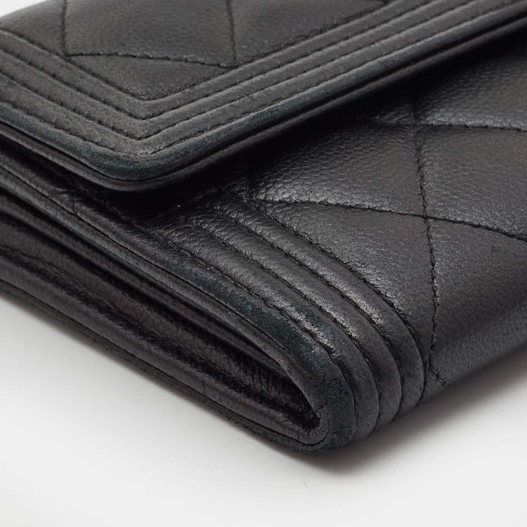 Pre Owned Chanel Black Quilted Leather Large Boy Gusset Flap Wallet