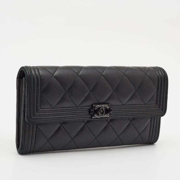 Pre Owned Chanel Black Quilted Leather Large Boy Gusset Flap Wallet