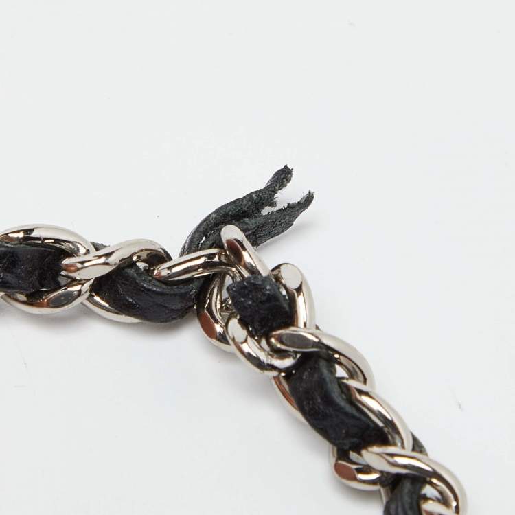 Pre Owned Chanel Black Quilted Caviar Leather Classic Wallet On Chain