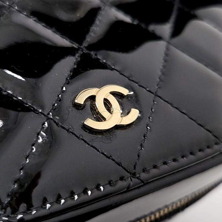 Pre Owned Chanel Patent Cosmetic Bag