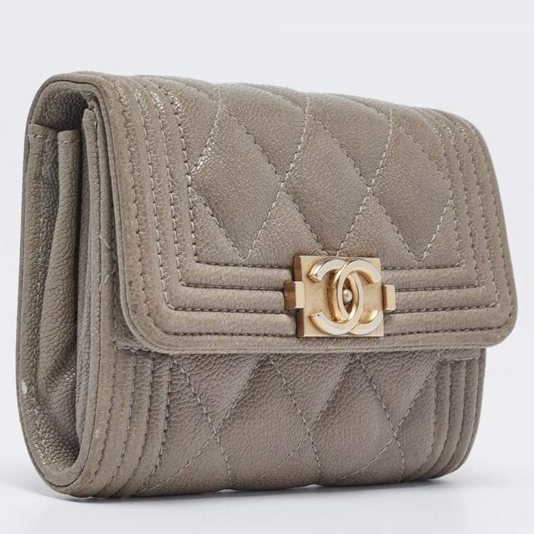 Pre Owned Chanel Grey Quilted Caviar Leather Boy Wallet