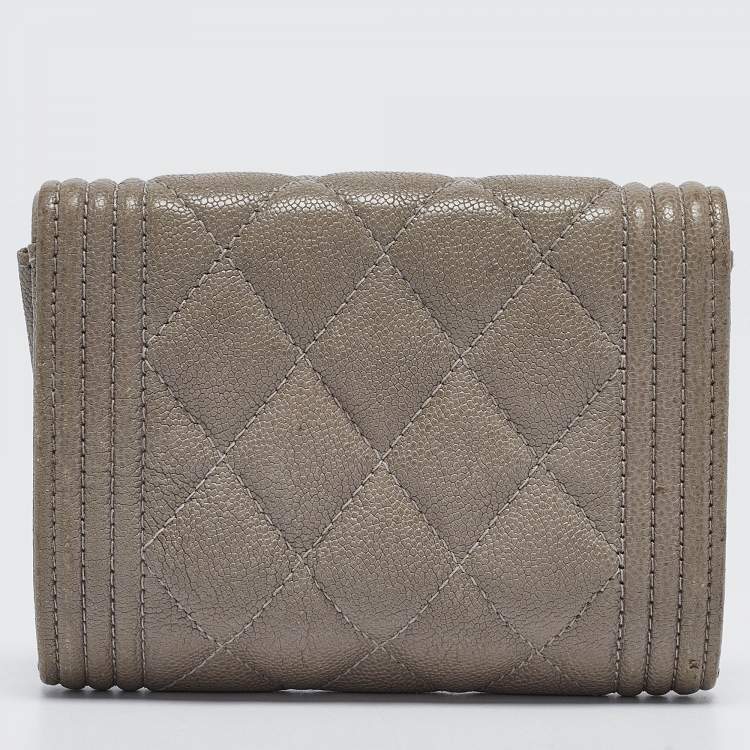 Pre Owned Chanel Grey Quilted Caviar Leather Boy Wallet