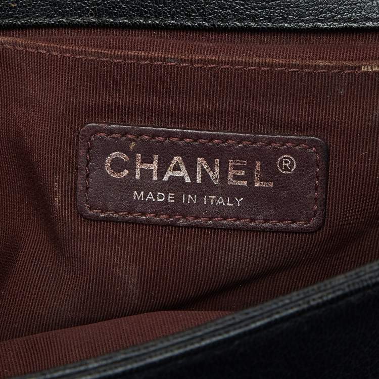 Pre Owned Chanel Black Quilted Patent and Leather Medium Boy Flap Bag