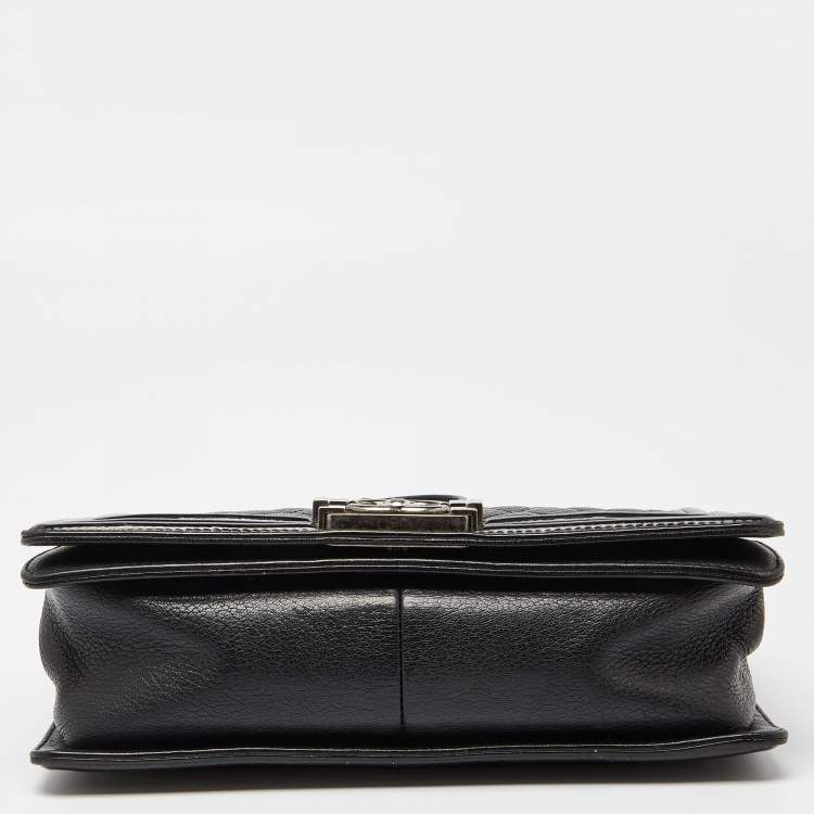Pre Owned Chanel Black Quilted Patent and Leather Medium Boy Flap Bag