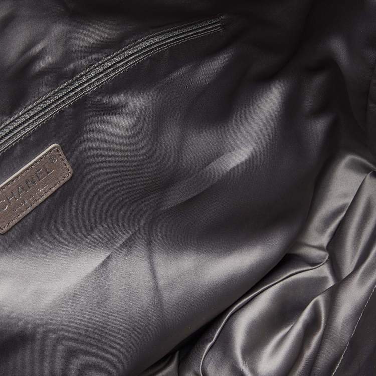 Pre Owned Chanel White Leather CC Modern Chain Hobo