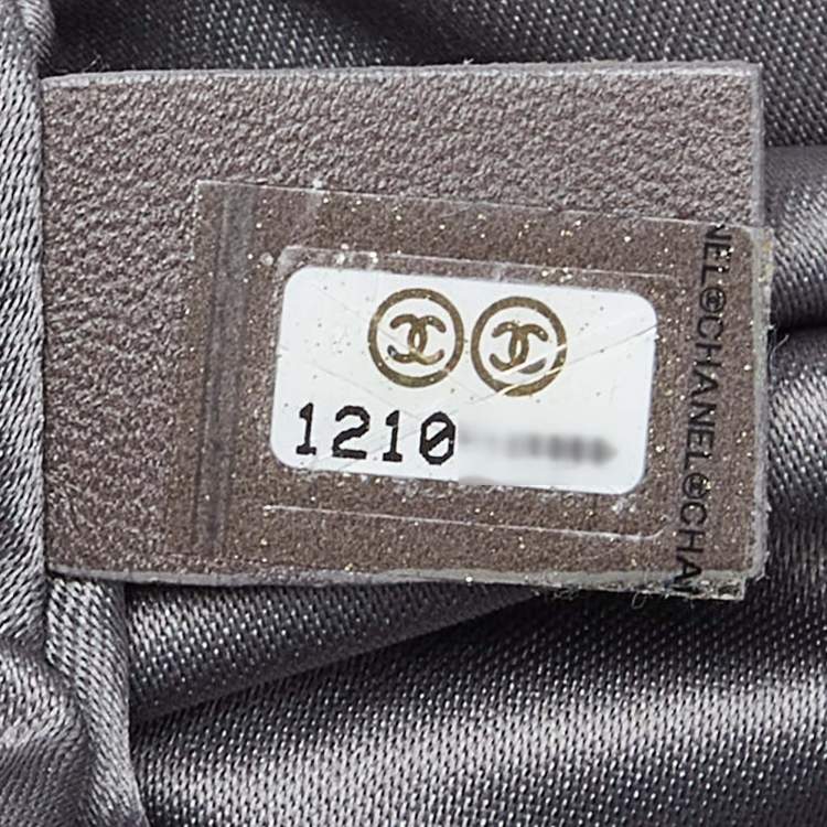 Pre Owned Chanel White Leather CC Modern Chain Hobo