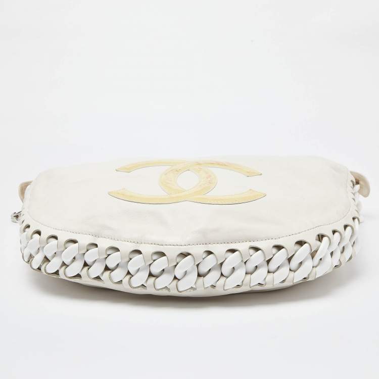 Pre Owned Chanel White Leather CC Modern Chain Hobo