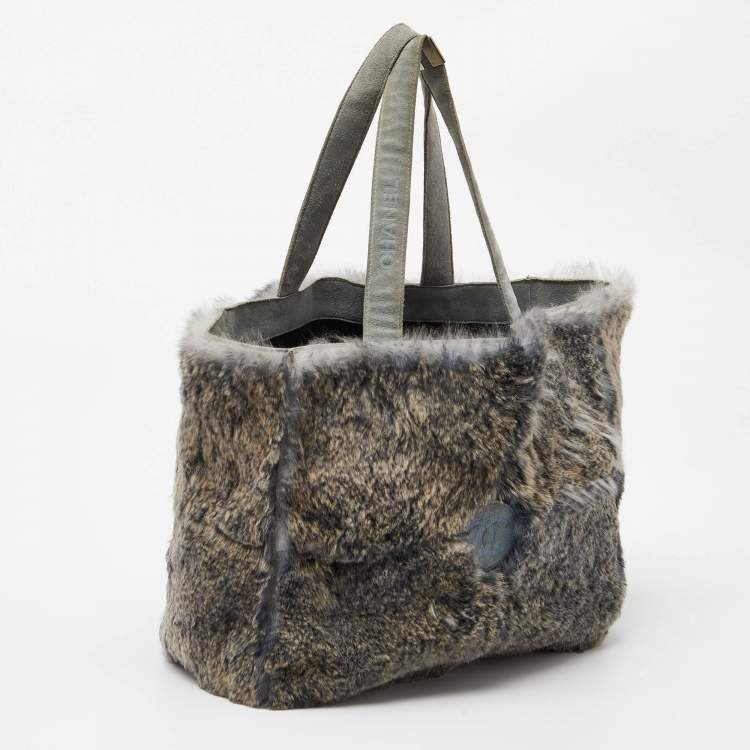 مملوكة مسبقًا Chanel Grey/Green Rabbit Fur and Suede Vintage Tote