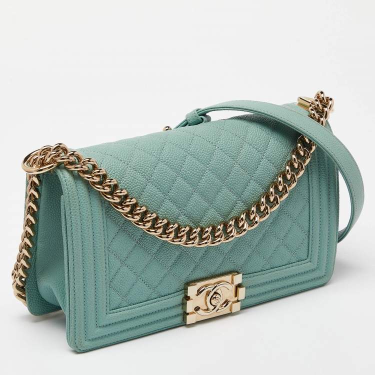 Pre Owned Chanel Green Quilted Caviar Leather Medium Boy Flap Bag