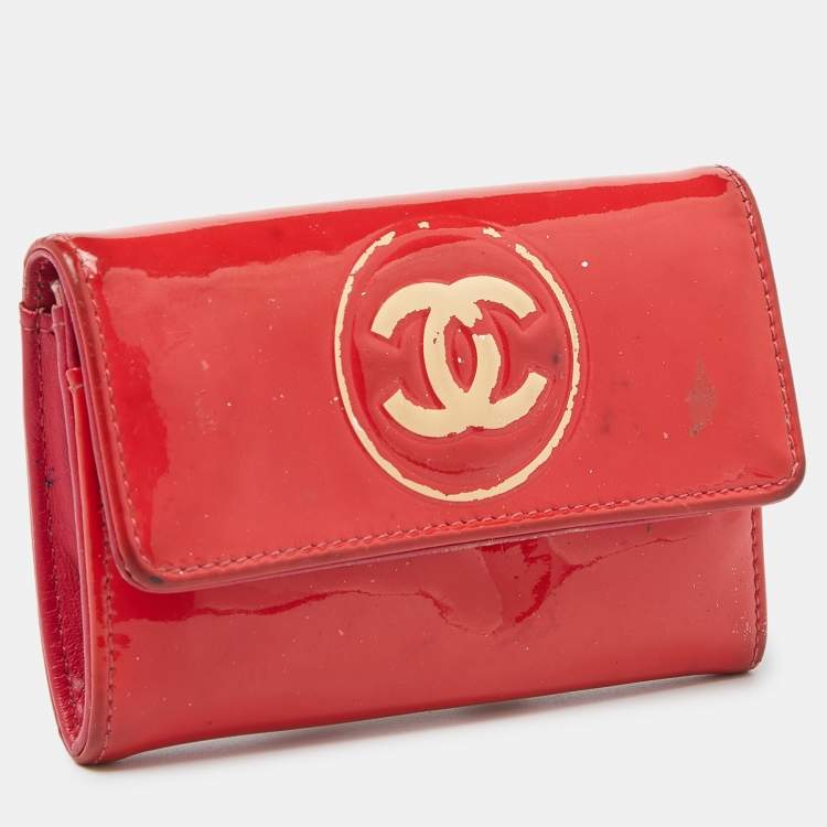 Pre Owned Chanel Red Patent Leather CC Compact Wallet