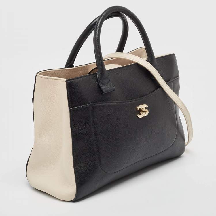 Pre Owned Chanel Black/Cream Leather Small Neo Executive Shopper Tote