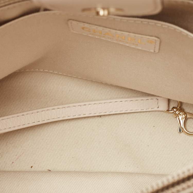 Pre Owned Chanel Black/Cream Leather Small Neo Executive Shopper Tote