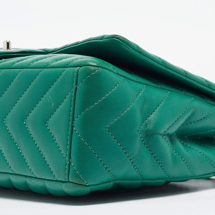 Pre Owned Chanel Green Chevron Leather Maxi Classic Single Flap Bag