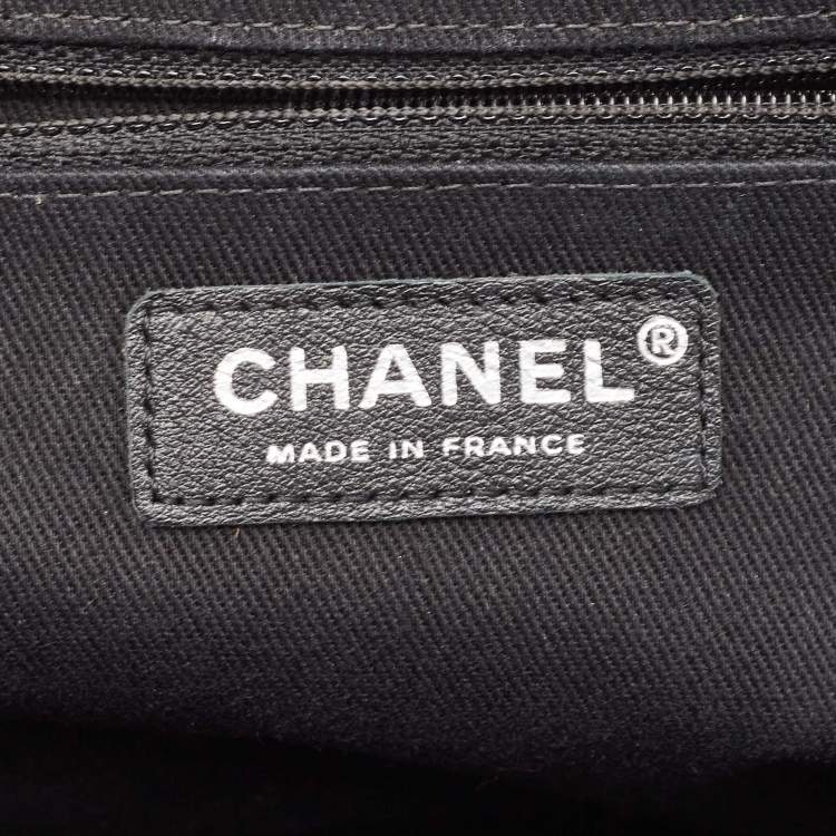 Pre Owned Chanel Black Caviar Leather CC Frame Clutch