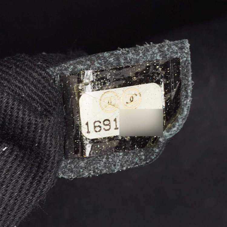 Pre Owned Chanel Black Caviar Leather CC Frame Clutch