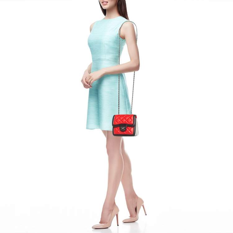 مملوكة مسبقًا Chanel Tricolor Quilted Leather Mini Graphic Flap Bag