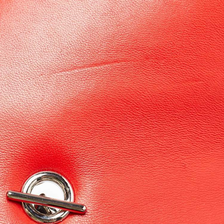 مملوكة مسبقًا Chanel Tricolor Quilted Leather Mini Graphic Flap Bag