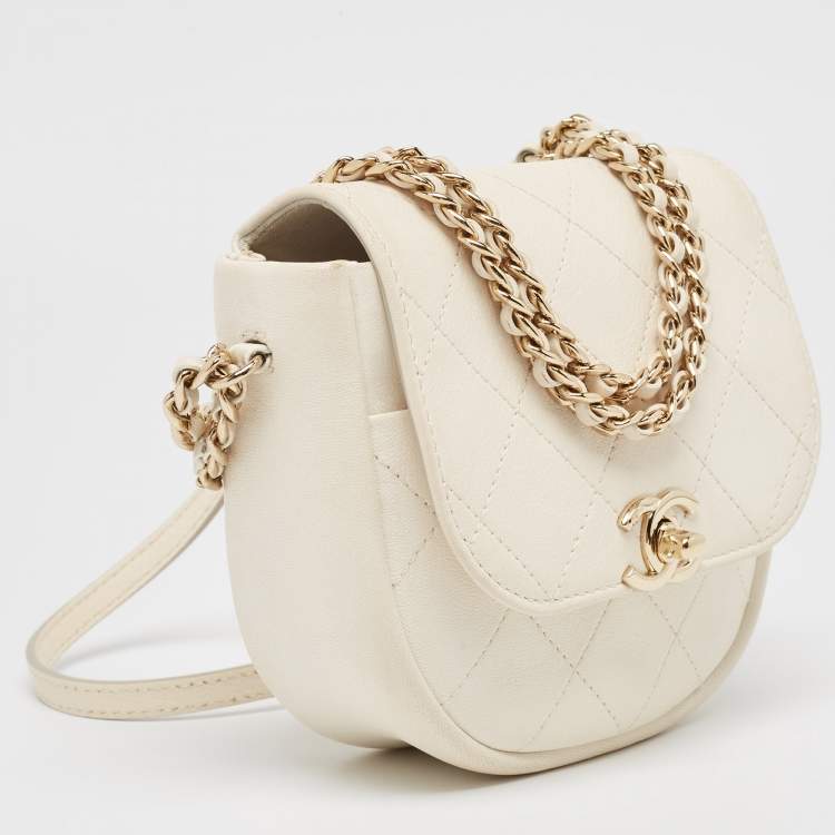 Pre Owned Chanel Cream Quilted Leather Casual Trip Messenger Bag