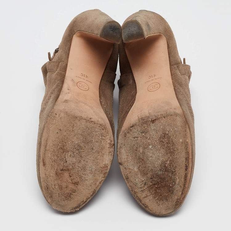 Pre Owned Chanel Brown Suede CC Logo Ankle Boots Size 41