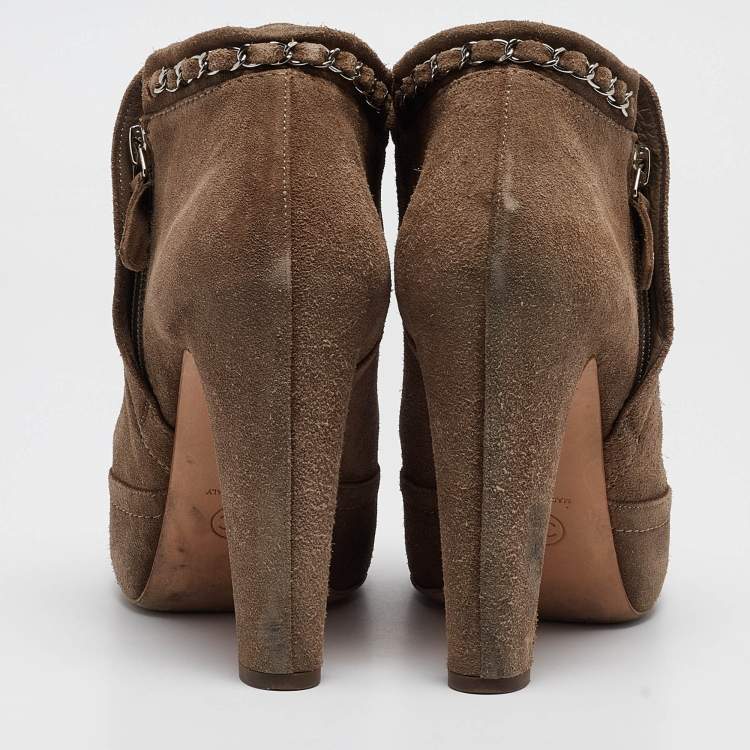 Pre Owned Chanel Brown Suede CC Logo Ankle Boots Size 41