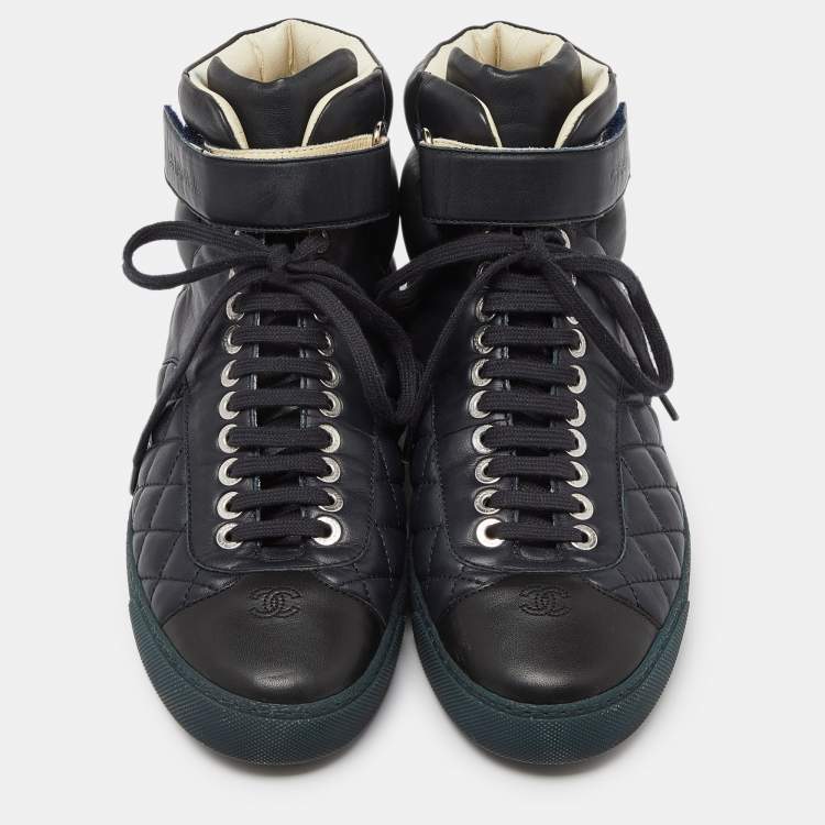 Pre Owned Chanel Black/Blue Quilted Leather CC High Top Sneakers Size 40.5
