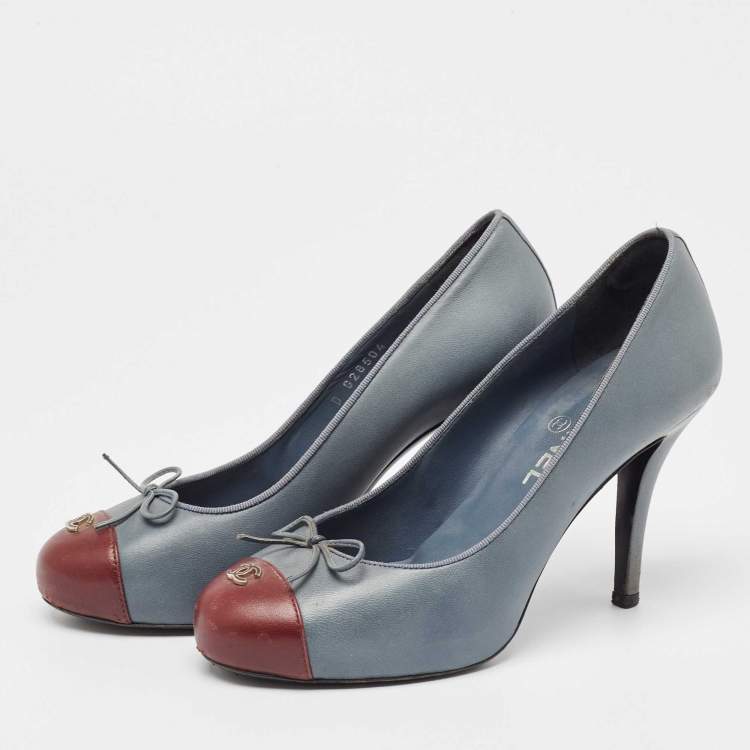 Pre Owned Chanel Grey/Burgundy Leather CC Cap-Toe Bow Pumps Size 38