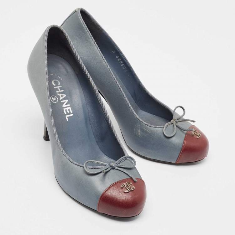Pre Owned Chanel Grey/Burgundy Leather CC Cap-Toe Bow Pumps Size 38