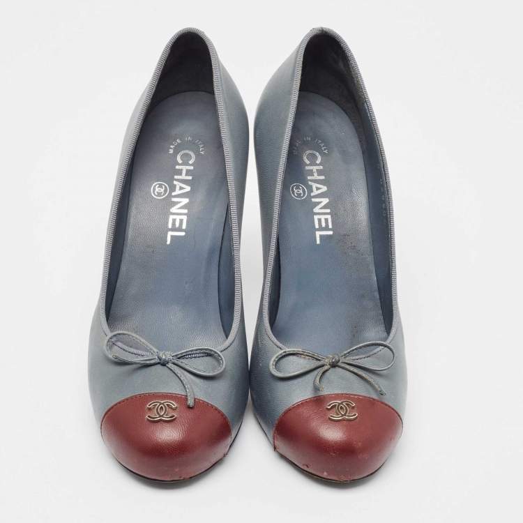 Pre Owned Chanel Grey/Burgundy Leather CC Cap-Toe Bow Pumps Size 38