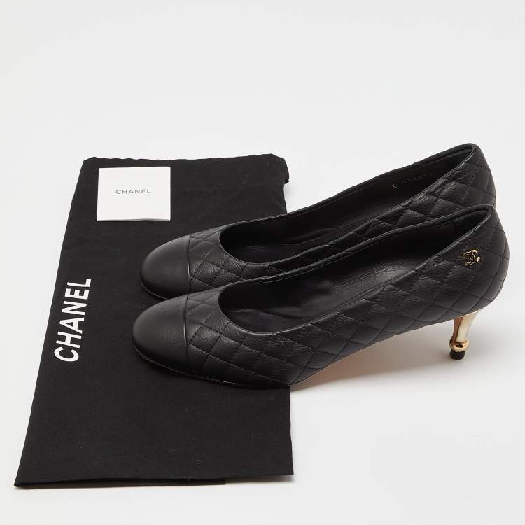 Pre Owned Chanel Black Quilted Leather CC Cap Toe Pumps Size 38.5