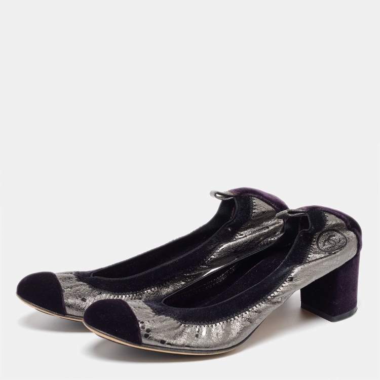 Pre Owned Chanel Silver/Purple Leather and Velvet CC Cap Toe Scrunch Block Heel Pumps Size 38.5