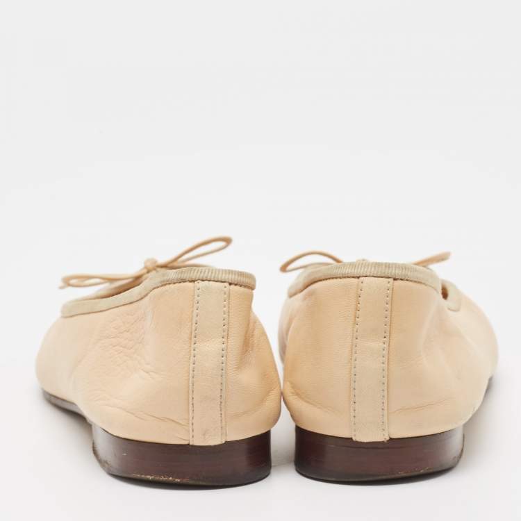 Pre Owned Chanel Beige/Black Leather CC Cap Toe Ballet Flats Size 36.5